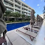 Grand Sapphire Luxury 2br Direct Pool Access E1
