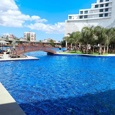 Apartmán Grand Sapphire Luxury 2br Direct Pool Access E1 Agios Georgios (Famagusta)